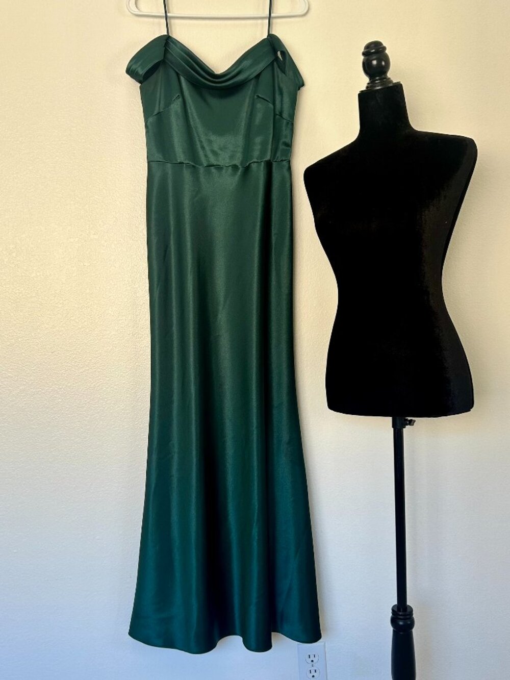 Jenny Yoo Emerald Green Luxe Satin Off The Shoulder Cowl Gown 8 Maxi